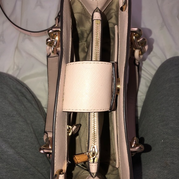 Pink Michael Kors Cynthia Saffiano Small - Picture 5 of 8